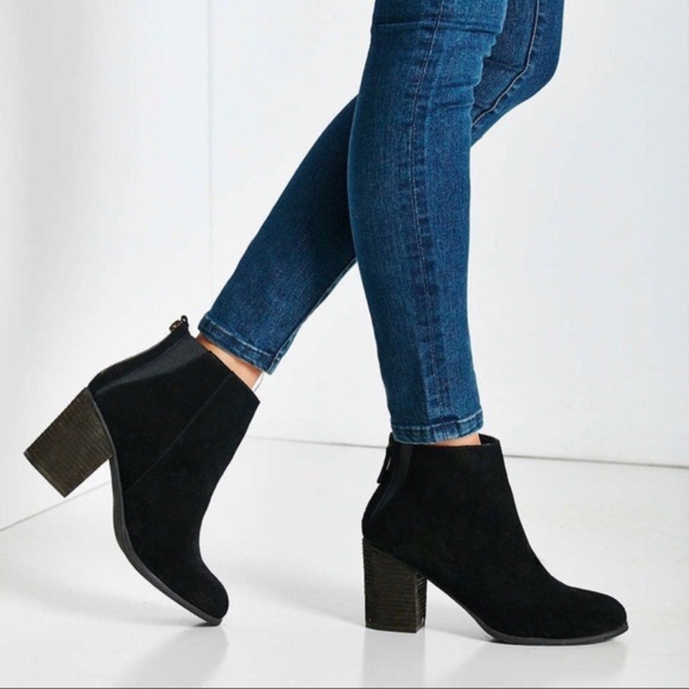 Black heeled booties